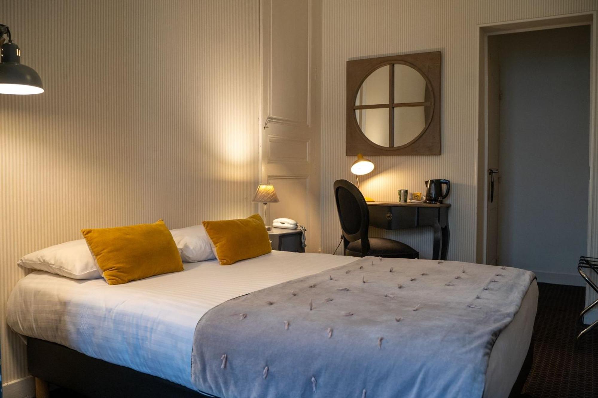 Hotel Val De Loire Тур Экстерьер фото