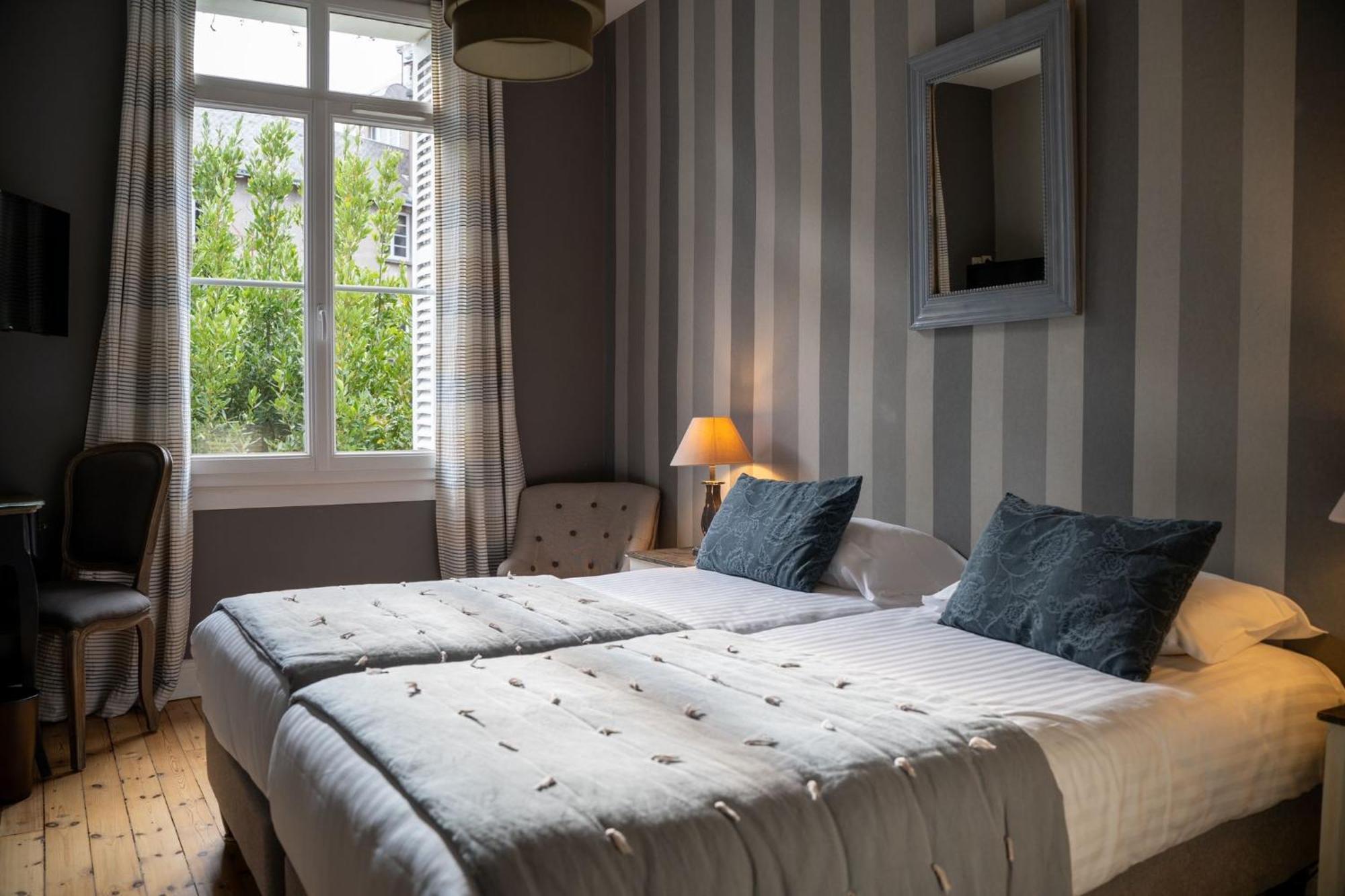 Hotel Val De Loire Тур Экстерьер фото