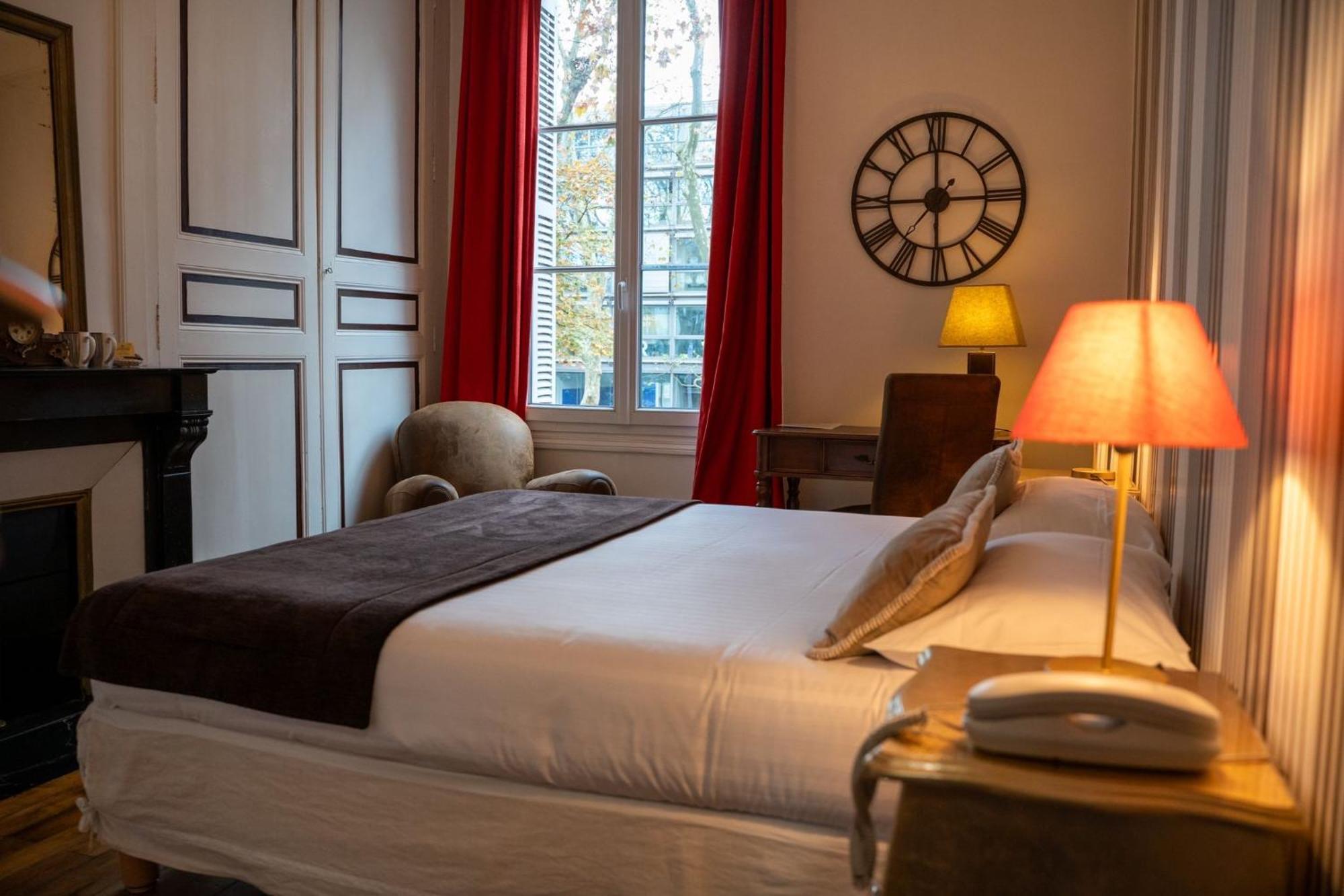 Hotel Val De Loire Тур Экстерьер фото