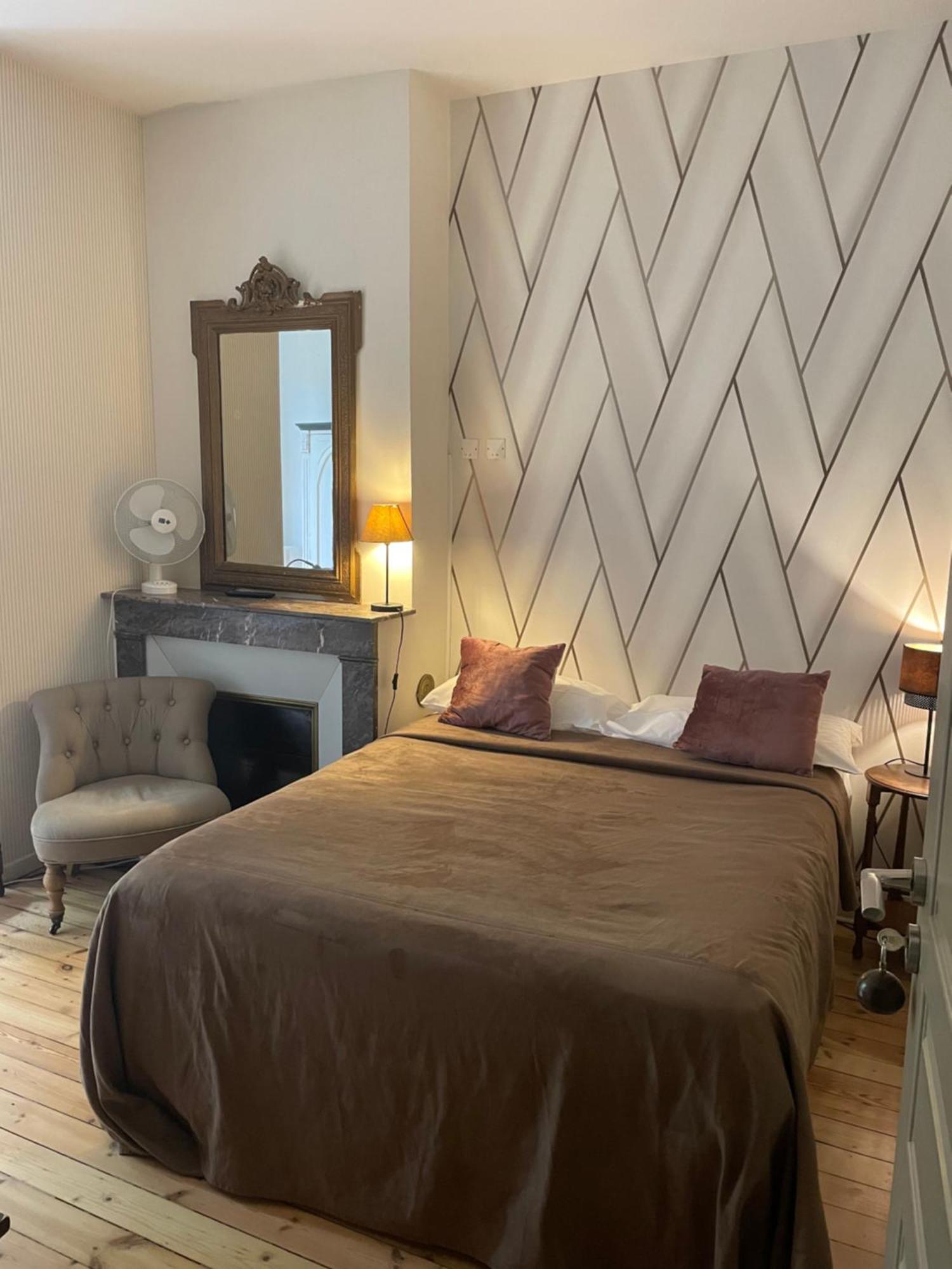 Hotel Val De Loire Тур Экстерьер фото
