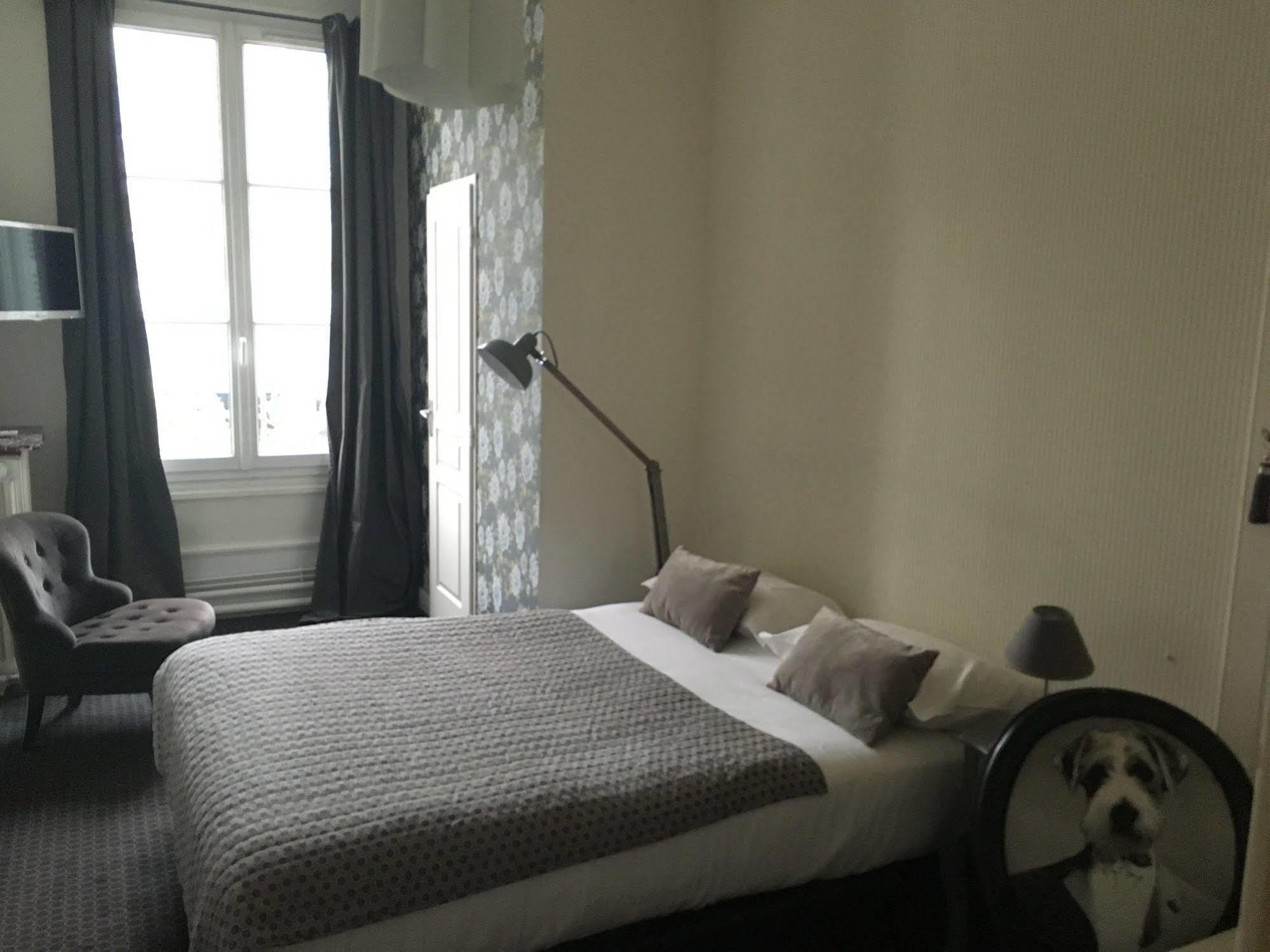 Hotel Val De Loire Тур Экстерьер фото