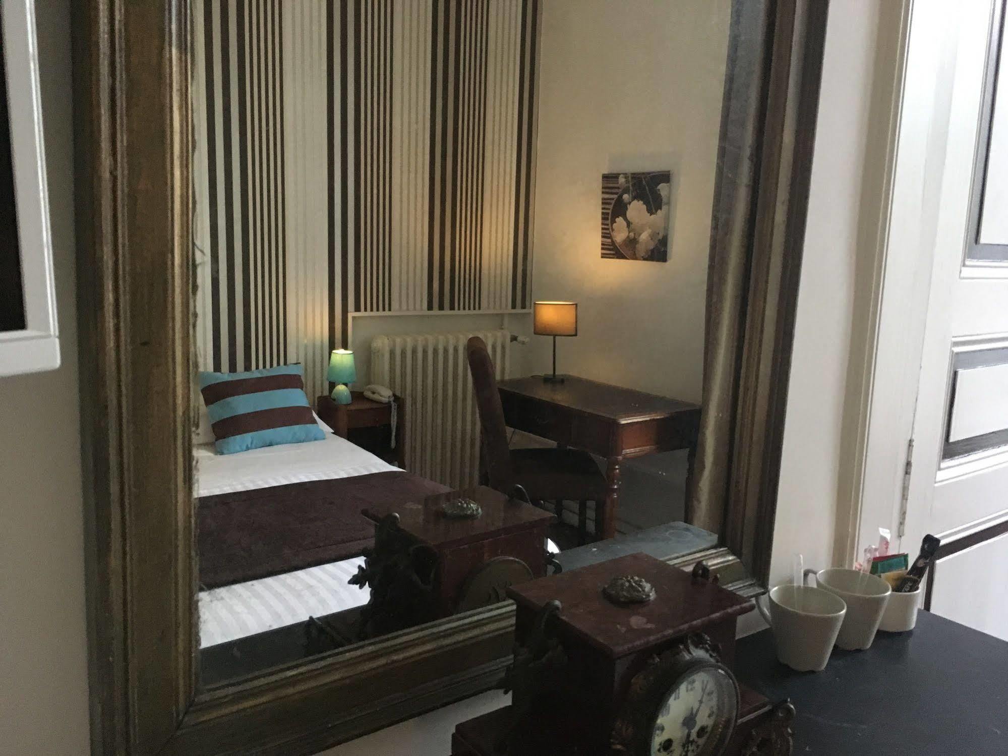 Hotel Val De Loire Тур Экстерьер фото