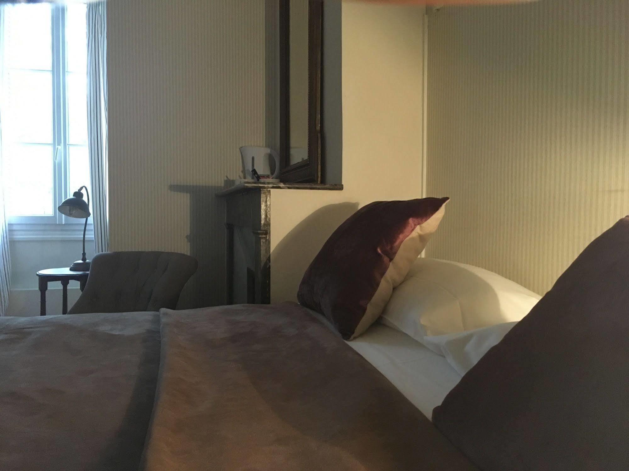 Hotel Val De Loire Тур Экстерьер фото