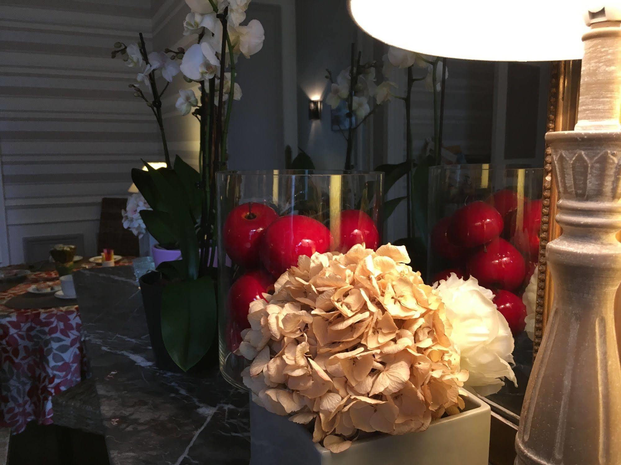 Hotel Val De Loire Тур Экстерьер фото