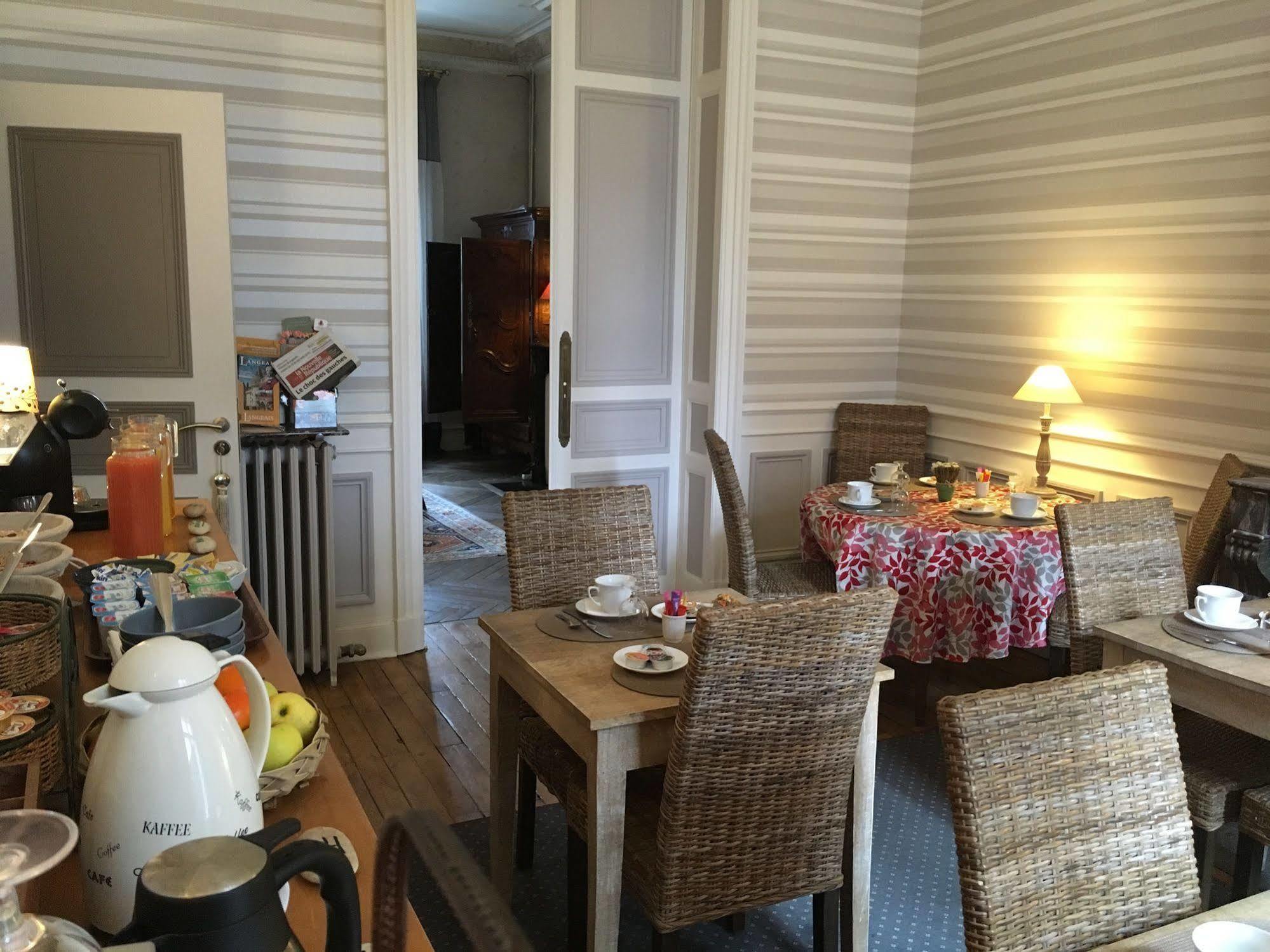 Hotel Val De Loire Тур Экстерьер фото
