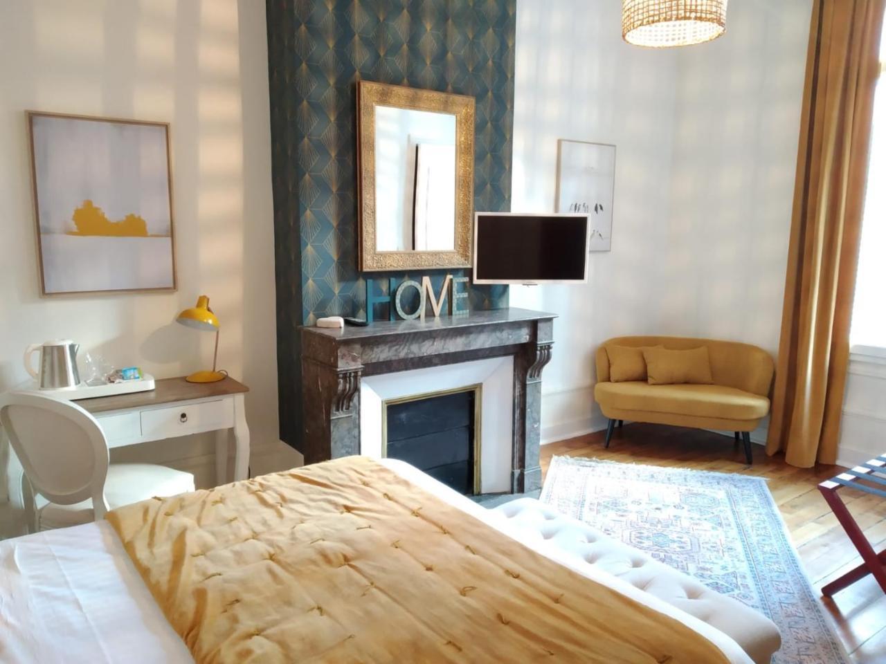 Hotel Val De Loire Тур Экстерьер фото